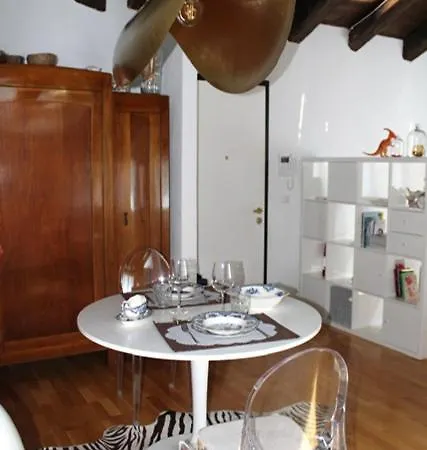 Romantik, Charming House Triest